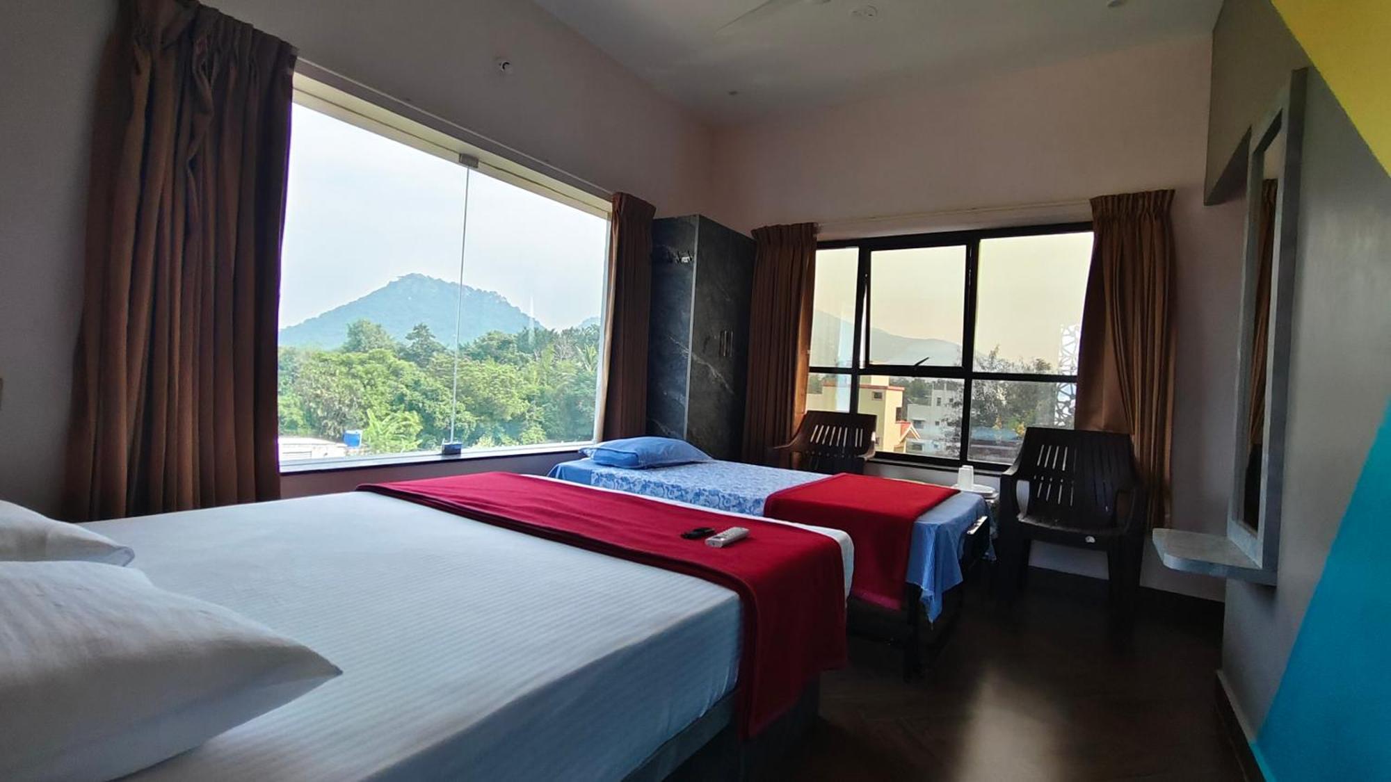 Om Lingeswaran Home Stay Tiruvannamalai Exterior photo